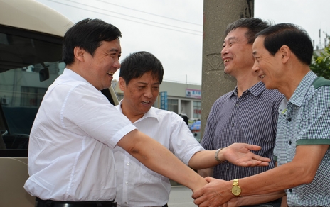 2012年8月,黄冈市委书记、人大主任李卫宁一行光临公司视察领导