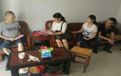 结对社区难题人民  大力发展慰问工作