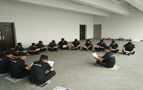 市场保卫部发展“提素质军事特训”活动