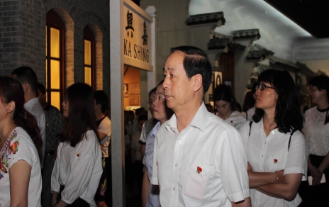 新添荣誉   鼓励劲头