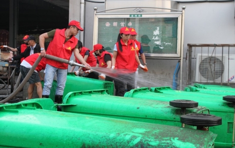 自愿服务助力卫生文化市场创建