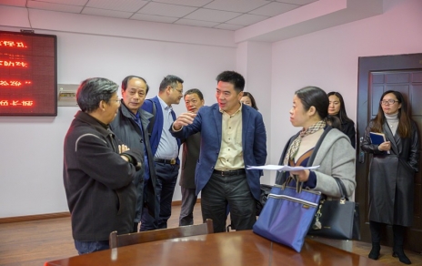 接受省当局考评组检视食品安全工作