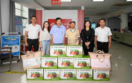 敬老传统 代代相传