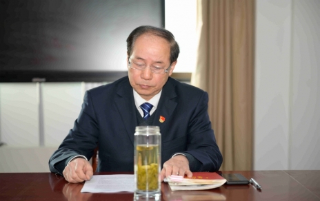 以“五个不放松”切实推动新一年工作